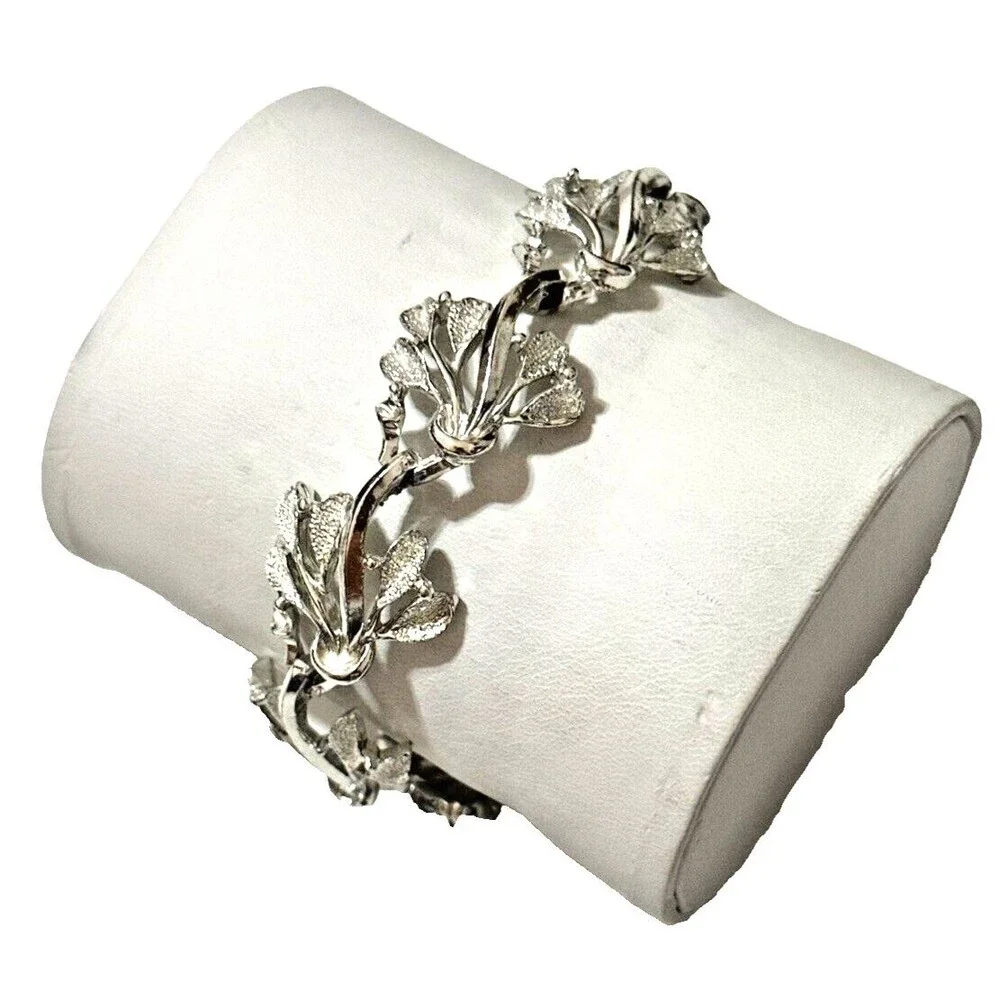 Vintage Ornate Leaf Bracelet Silver Tone Textured Openwork Botanical MCM 7.5